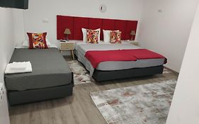 Garden House Fundao - Quartos Duplos Com Wc Privativo